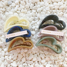 Load image into Gallery viewer, Ellison+Young - Behalf Of Your Heart Hair Claw Set: Black
