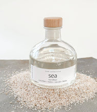 Load image into Gallery viewer, yam collective - Reed Diffuser- SEA cucumber, melon, freesia
