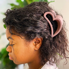 Load image into Gallery viewer, Ellison+Young - Behalf Of Your Heart Hair Claw Set: Black
